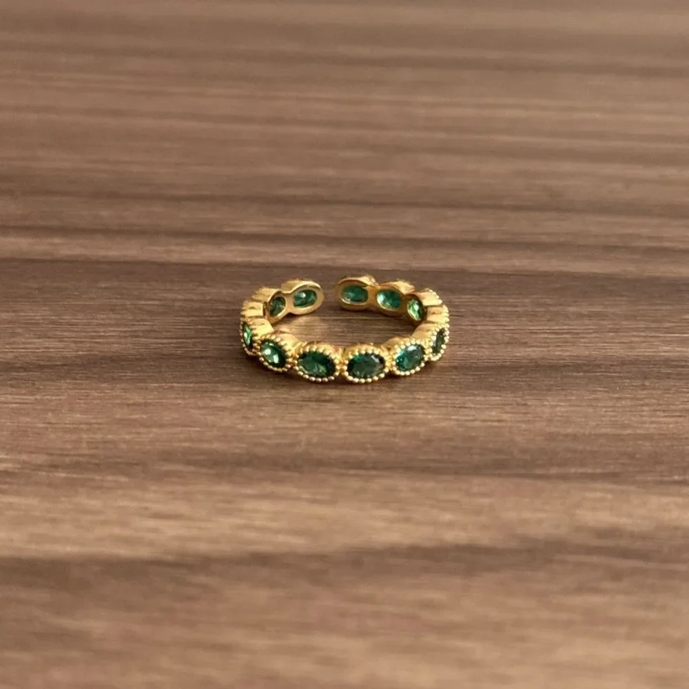 Green Gemstone Ring Q504